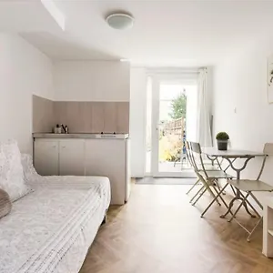  Appartement Escapade Pres De Lille - Avec Terrasse Et Parking Privee Frankrijk